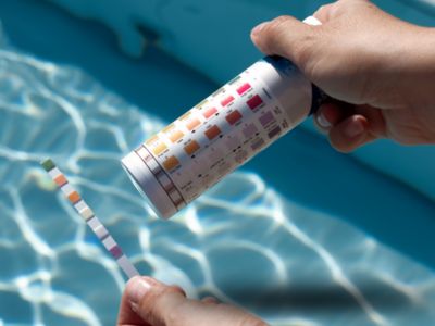 Comment mesurer le pH de sa piscine efficacement ?