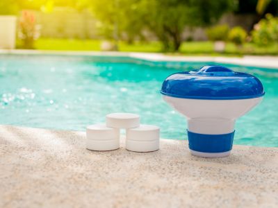 comment faire un traitement choc piscine vignette article