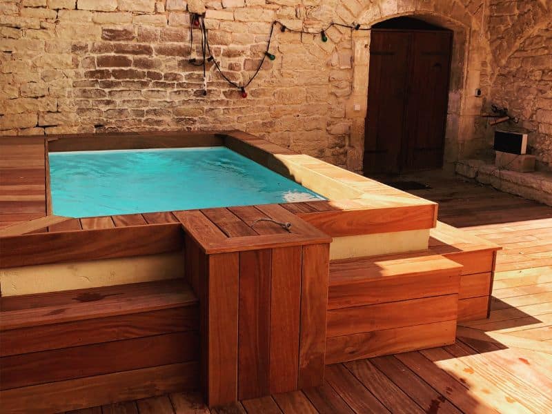 Entretenir et Nettoyer une Terrasse Bois Piscine