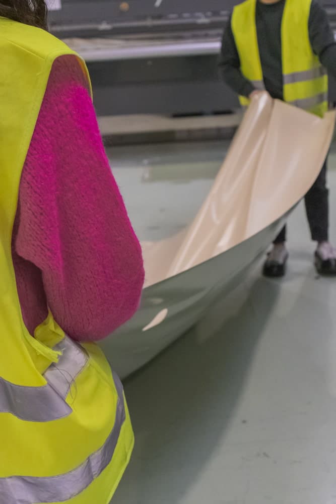 Manipulation de liner et matières souples en atelier min