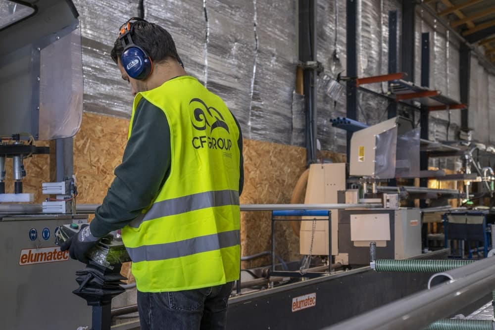 Technicien en production – Ligne de découpe industrielle min